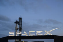 spacex-amana-lansarea-unei-echipe-de-astronauti-catre-iss-din-cauza-vremii-nefavorabile