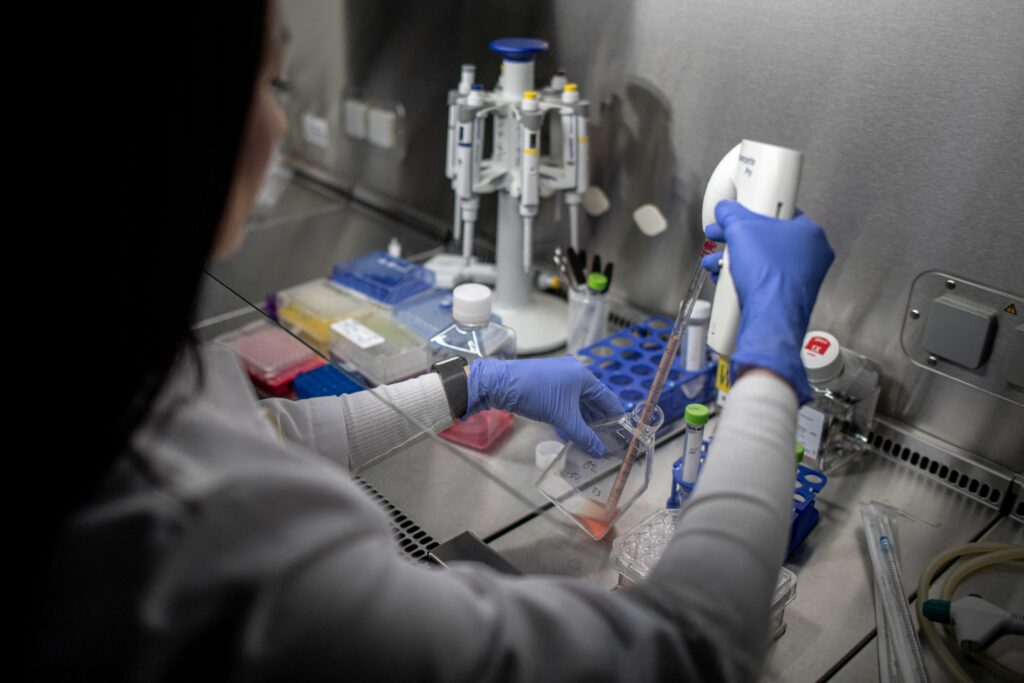 cercetatorii-au-creat-o-super-molecula”-care-loveste-simultan-doua-gene-ale-cancerului