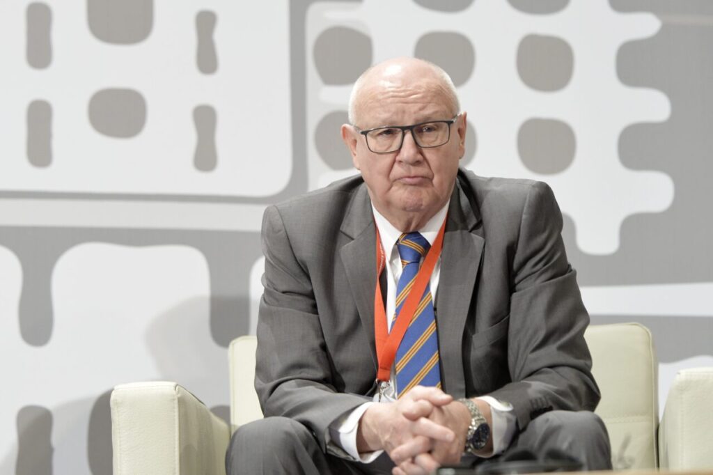 ioan-mircea-pascu:-cred-ca-era-si-dumnealui-mirat-de-longevitatea-pe-care-a-avut-o