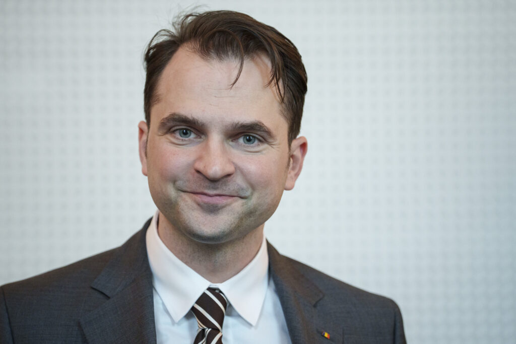 sebastian-burduja-este-noul-consilier-onorific-al-premierului