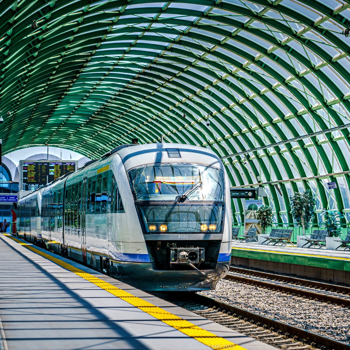 cfr-calatori-mareste-capacitatea-de-transport-pentru-minivacanta-de-sfanta-maria