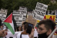 revolte-in-grecia:-sute-de-cetateni-protesteaza-fata-de-razboiul-si-foametea-din-gaza