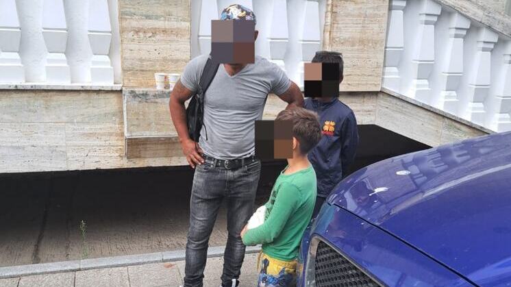 scene-cutremuratoare-in-inima-iasului:-minori-trimisi-la-cersit-chiar-langa-biserica