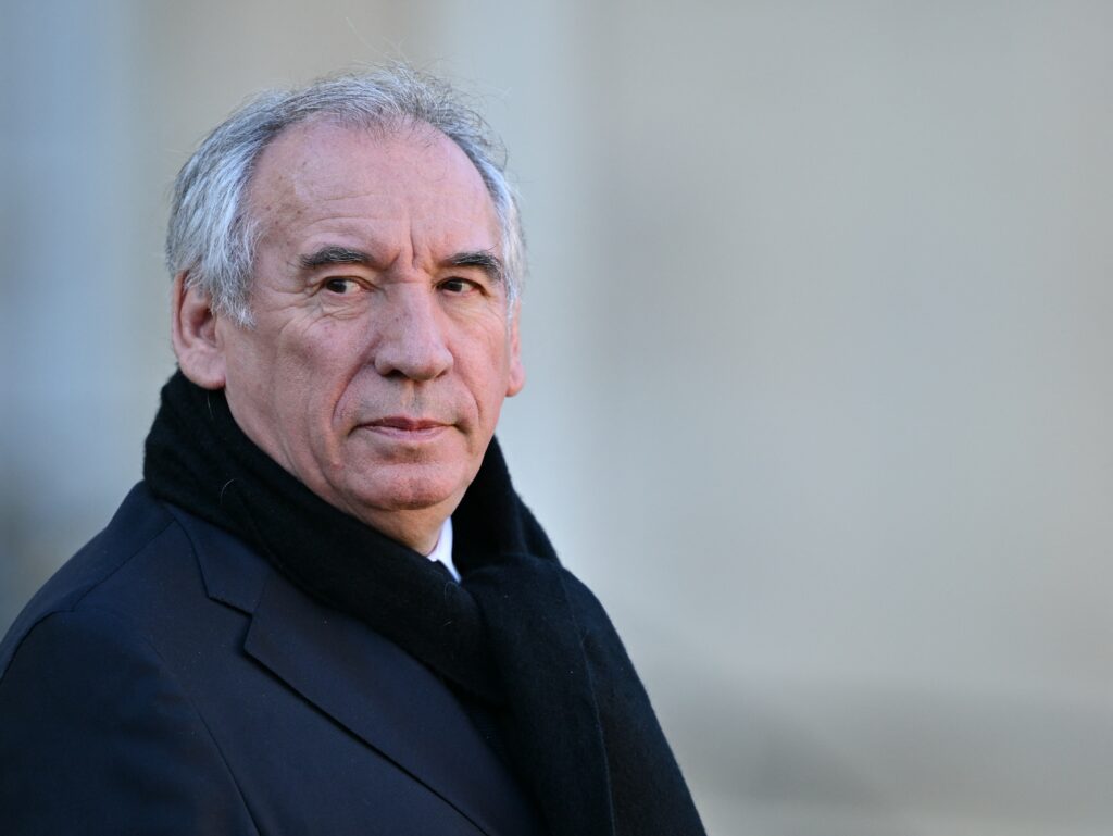 franta:-un-ministru-nu-exclude-alegerile-anticipate-in-urma-motiunii-de-cenzura-din-septembrie