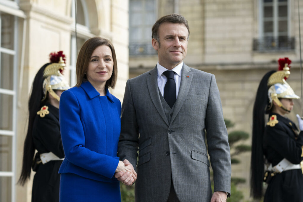 republica-moldova-marcheaza-34-de-ani-de-independenta.-macron,-merz-si-tusk-alaturi-de-maia-sandu