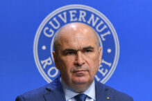 bolojan-explica-de-ce-guvernul-amana-interdictia-cumulului-pensiei-cu-salariul