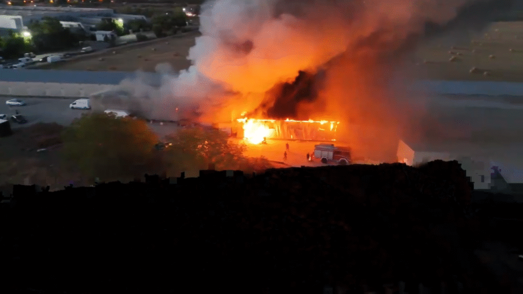 incendiul-de-la-dragonul-rosu,-lichidat-dupa-trei-zile.-premeditare-criminala-sau-accident