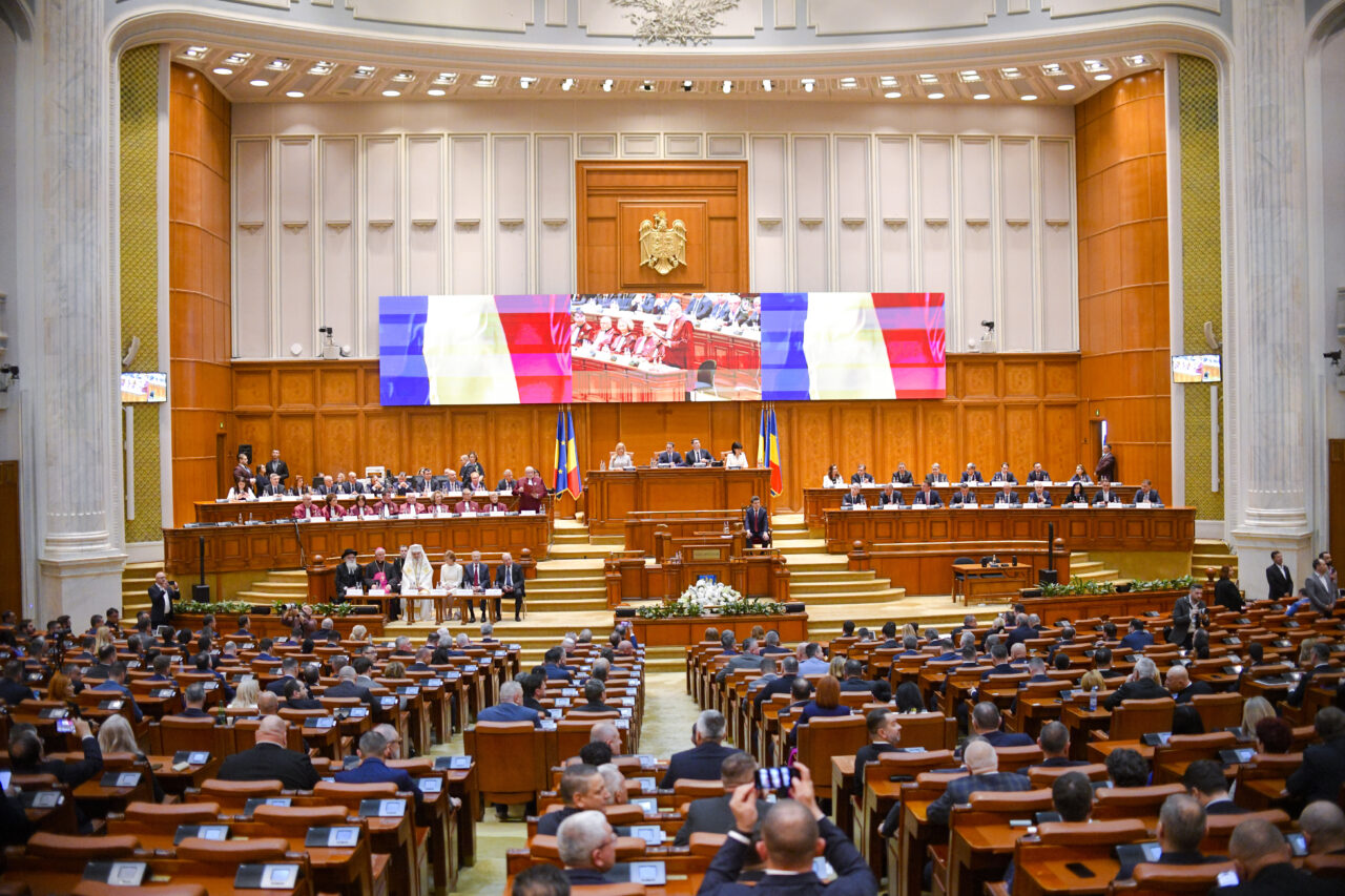 guvernul-isi-asuma-raspunderea-in-parlament-luni,-de-la-ora-19:00,-pe-noul-pachet-de-masuri-fiscale