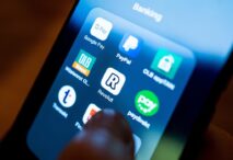 revolut-ajunge-la-o-evaluare-record-de-75-miliarde-de-dolari