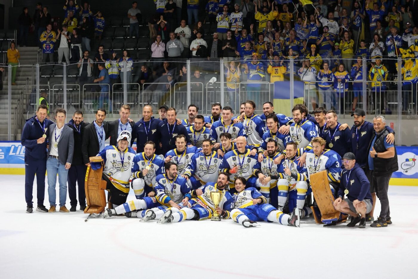 corona-brasov-a-castigat-supercupa-romaniei-la-hochei,-chiar-pe-terenul-rivalei-acsh-gheorgheni