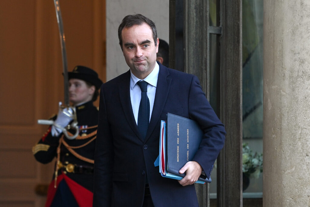 emmanuel-macron-il-numeste-pe-sebastien-lecornu-in-functia-de-prim-ministru-al-frantei