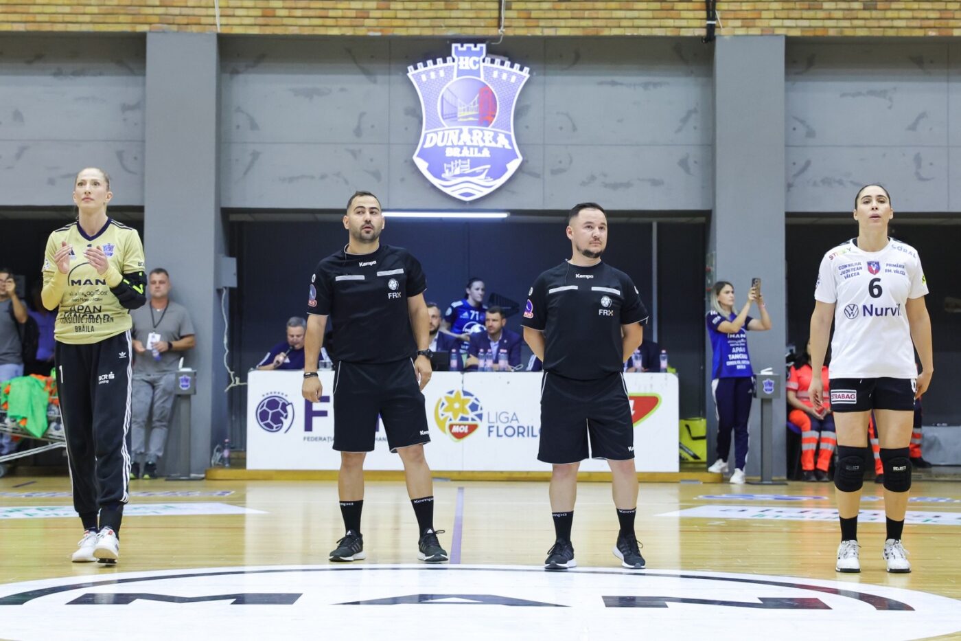 se-taie-in-carne-vie-la-fr-de-handbal!-ce-suspendari-drastice-vin-de-la-comisia-de-disciplina