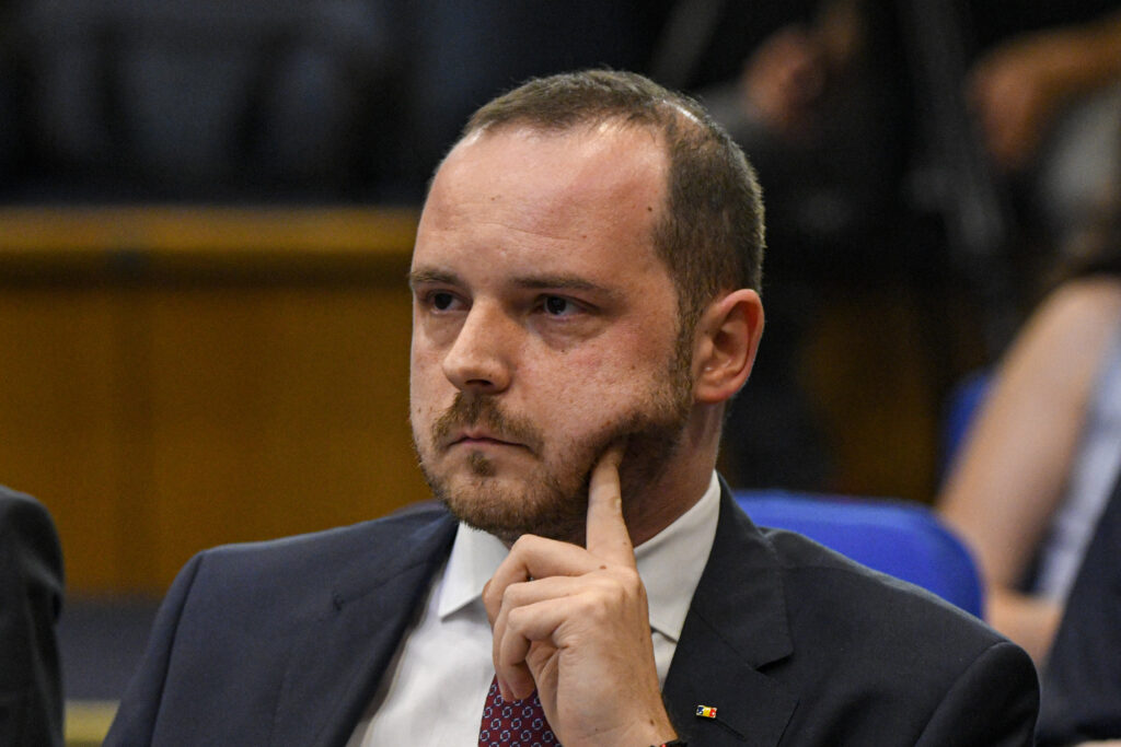 alexandru-rogobete:-extindem-productia-de-medicamente-si-consolidam-parteneriate-strategice