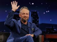 nate-bargatze,-cel-mai-bun-om-din-comedie,-este-gazda-premiilor-emmy-de-duminica