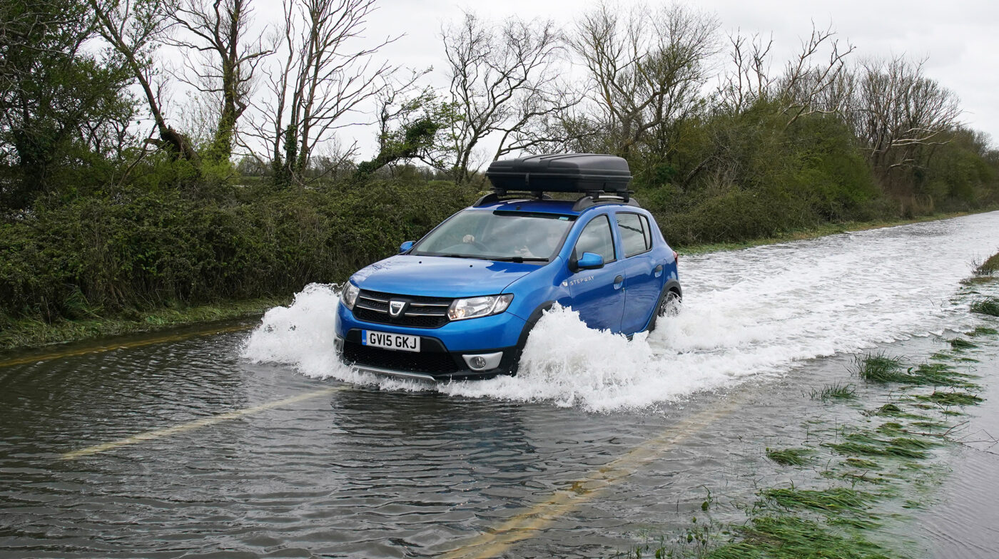 chinezii-dau-lovitura-de-gratie-in-lupta-cu-dacia-sandero