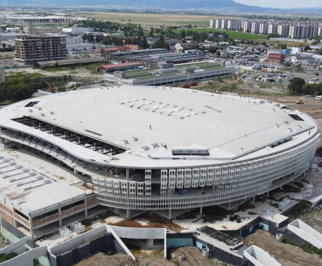 un-an-de-intarziere-a-lucrarilor-la-cea-mai-mare-sala-polivalenta-din-romania!-e-58%-gata