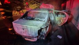 masina-in-flacari-la-barnova-pompierii-au-intervenit-de-urgenta-pentru-a-evita-o-tragedie