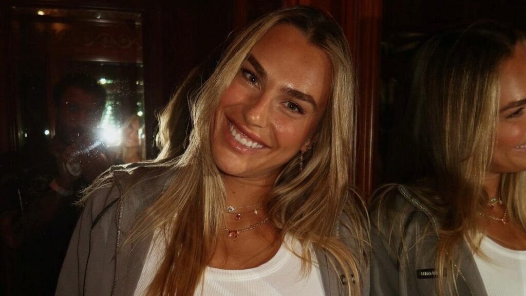 aryna-sabalenka-apare-in-imagini-provocatoare,-la-limita-decentei,-cu-sora-ei!