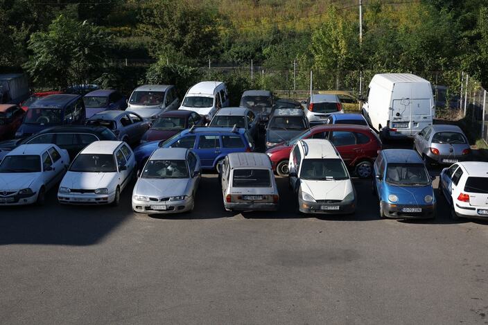 licitatie-la-iasi:-27-de-masini-abandonate,-scoase-la-vanzare