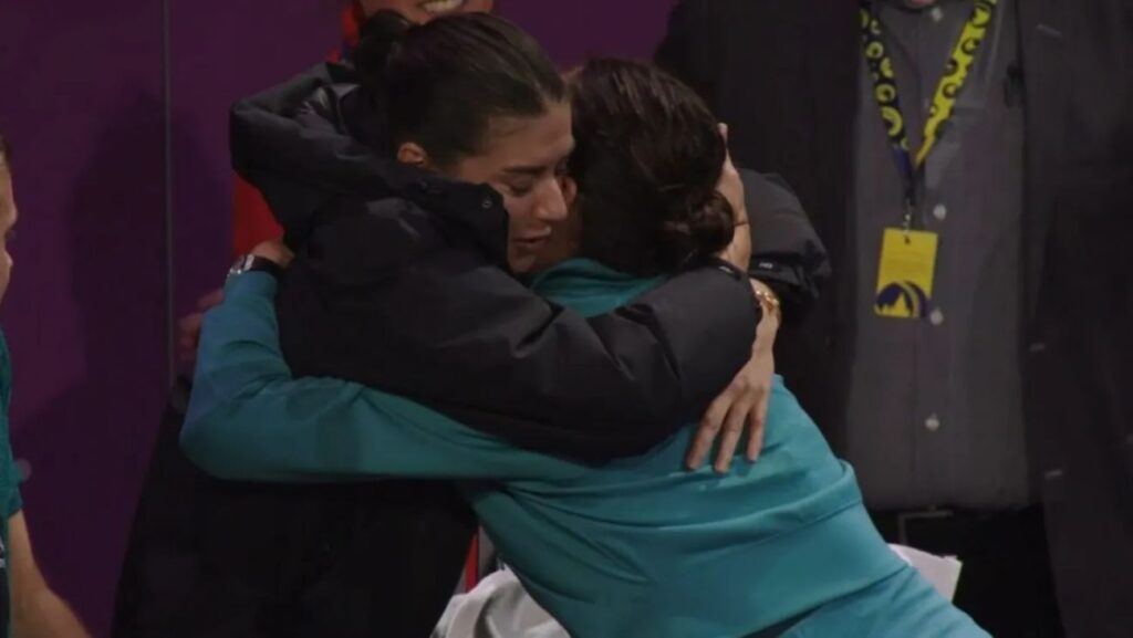 mai-bine-de-un-deceniu-simona-halep-si-sorana-cirstea-au-parut-dusmance