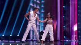 jordan-chiles-a-primit-un-cadou-de-la-stephen-curry