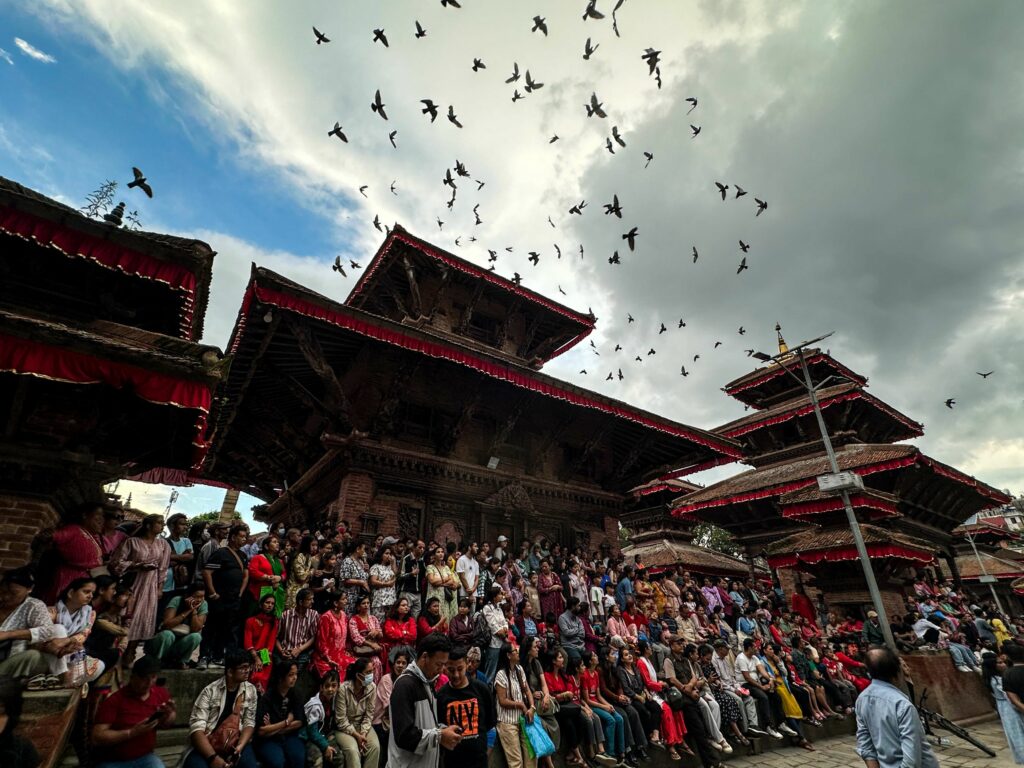 copila-de-doi-ani,-desemnata-zeita-vie-in-nepal.-ea-va-fi-venerata-de-hindusi-si-de-budisti