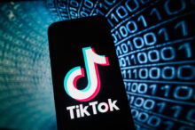 tiktok-inchide-zeci-de-conturi-care-incercau-sa-influenteze-alegerile-parlamentare-din-cehia