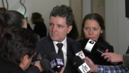 nicusor-dan-a-plecat-din-mijlocul-unei-expozitii-de-arta