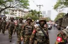 represiune-brutala-in-myanmar:-armata-ucide-civili-cu-bombe-aruncate-din-paramotoare