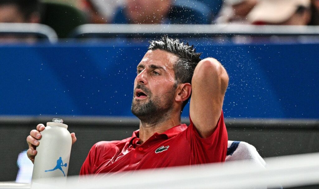 novak-djokovic-si-a-pierdut-cumpatul-la-shanghai-si-a-urlat:-la-ce-te-uiti,-nenorocitule?