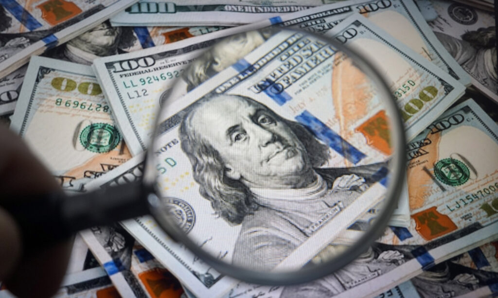 wall-street,-in-cadere-libera-dupa-ce-trump-a-amenintat-china-cu-o-crestere-masiva-a-tarifelor