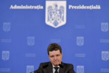 nicusor-dan-i-a-adus-un-ultim-omagiu-artistului-dorel-zaica