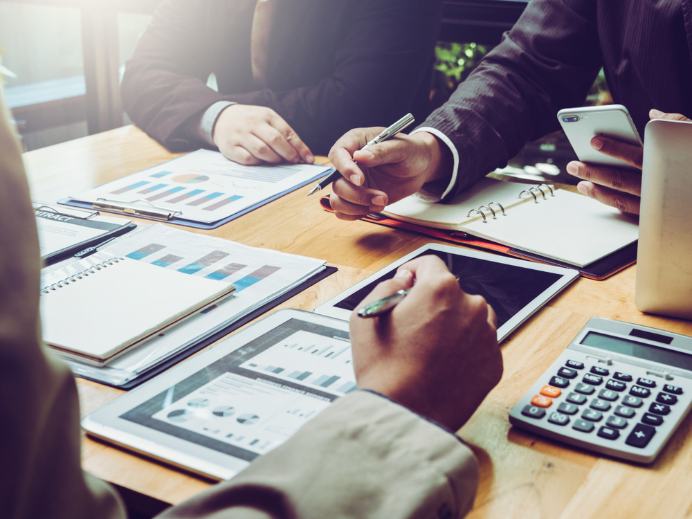 cum-fac-fata-antreprenorii-romani-avalansei-de-taxe