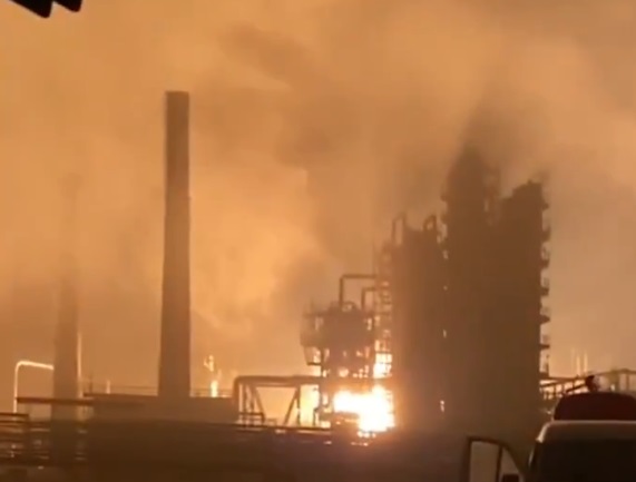 explozie-uriasa-la-rafinaria-ruseasca-din-riazan.-posibil-atac-cu-drone-ucrainene