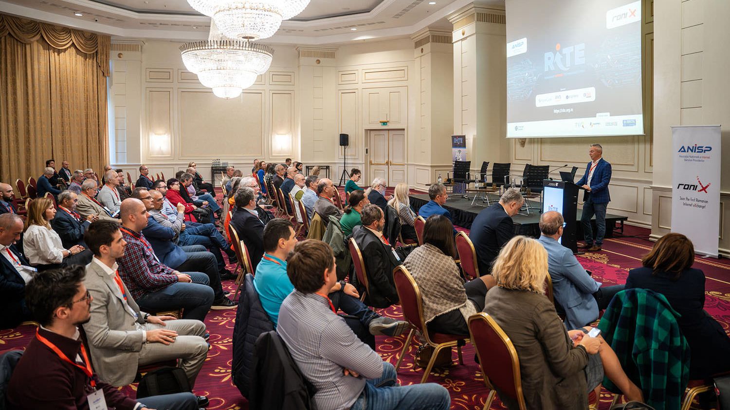 anisp-reuneste-experti-globali-la-rite-2025-pentru-a-analiza-transformarile-internetului