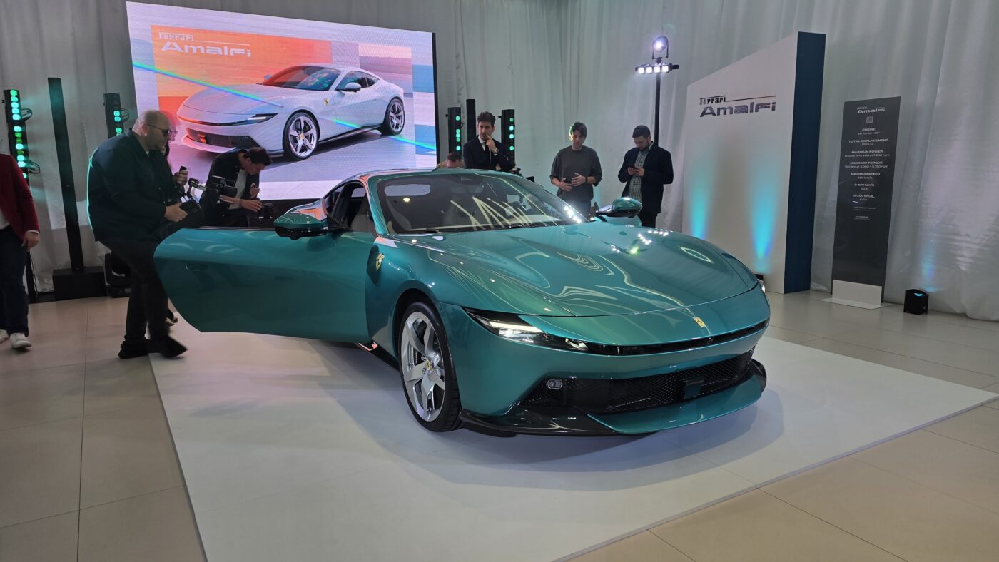 ferrari-amalfi,-acum-si-in-romania!-cat-costa-un-astfel-de-bolid-si-de-unde-vine-numele