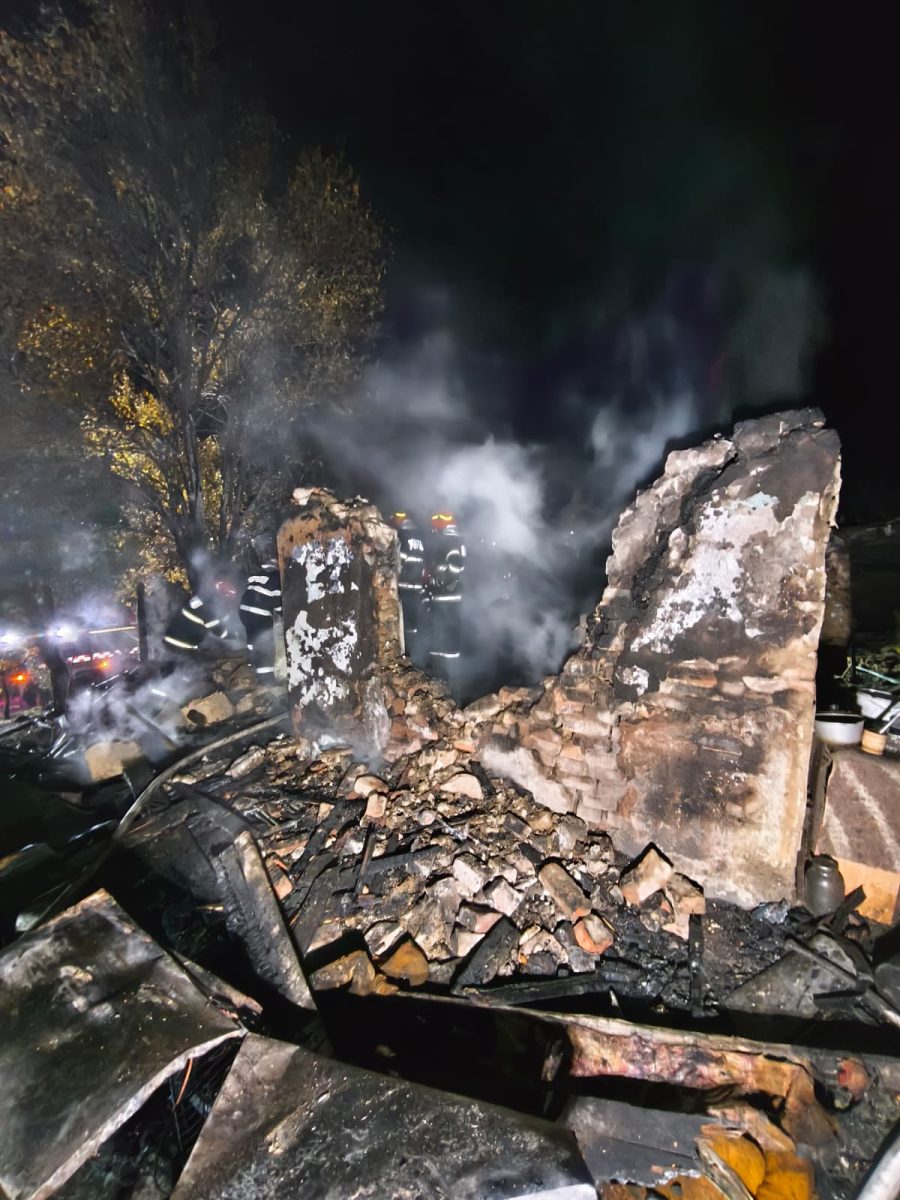 incendiu-in-valea-lupului!-un-barbat-de-50-de-ani-a-fost-gasit-carbonizat