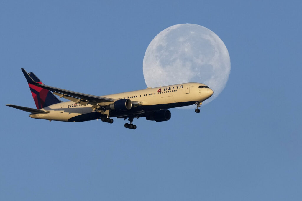 blocajul-guvernamental-din-sua:-mii-de-zboruri-anulate,-traficul-aerian-redus-cu-peste-10%