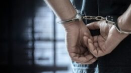 profesor-din-dolj,-retinut-pentru-ca-ar-fi-intretinut-relatii-sexuale-cu-o-eleva