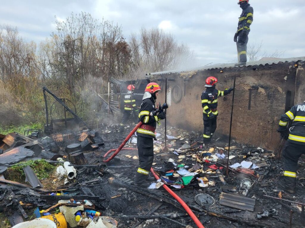 incendiu-puternic-in-judetul-iasi!-doua-anexe-gospodaresti-au-fost-cuprinse-de-flacari