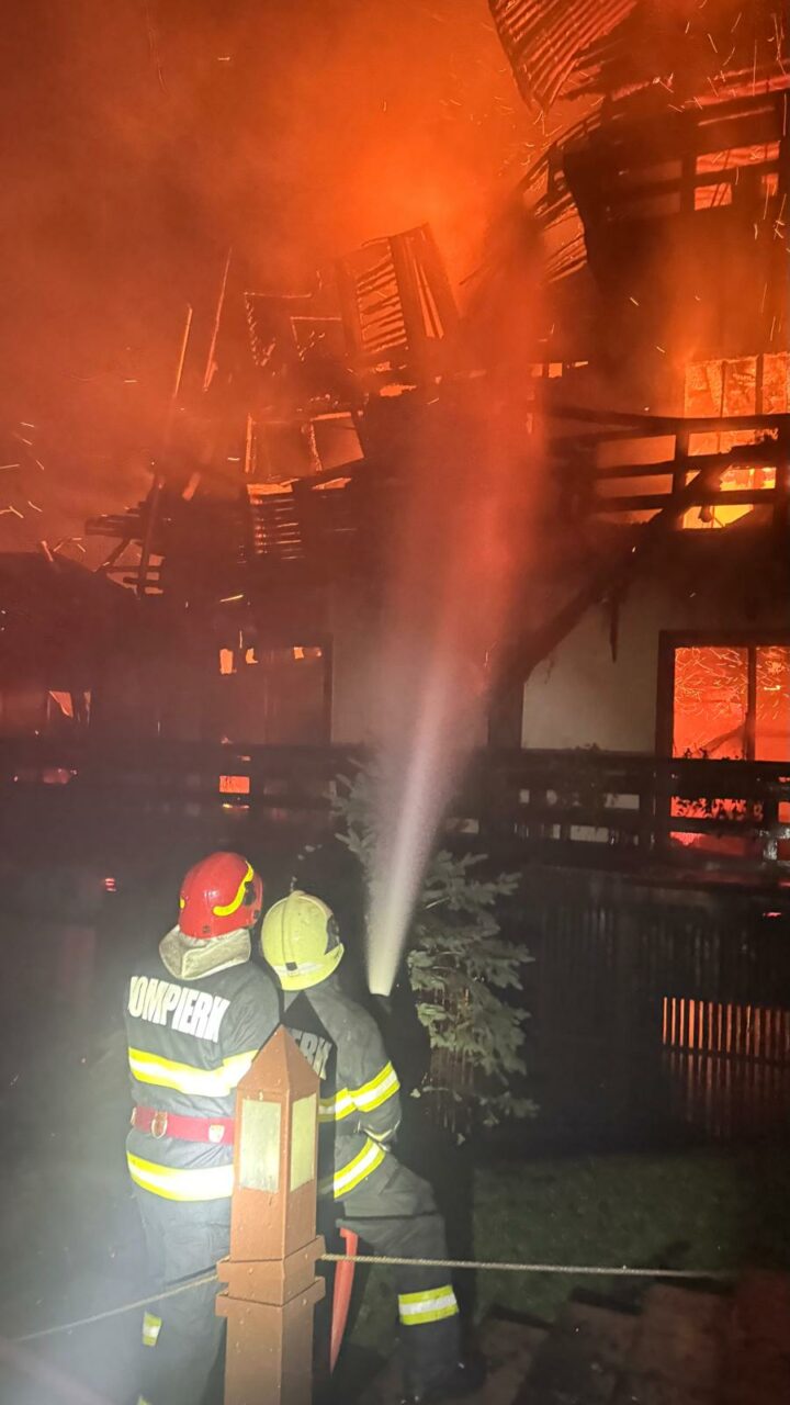 incendiu-devastator-la-o-pensiune-din-gura-humorului,-suceava.-o-femeie-de-72-de-ani-a-murit