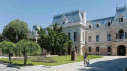 primaria-municipiului-iasi-acorda-8,5-milioane-de-lei-pentru-modernizarea-a-43-de-spatii-de-joaca