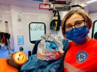 un-bebelus-grabit.-nasterea-s-a-declansat-pe-marginea-drumului