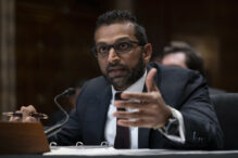 directorul-fbi-a-vizitat-china-pentru-pentru-discutii-privind-traficul-de-fentanil