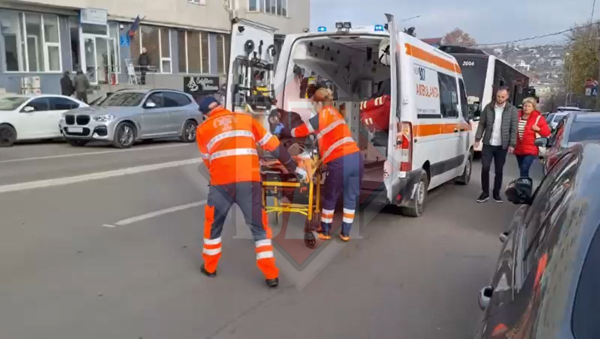 alerta-in-targu-cucu!-o-tanara-a-lesinat-in-autobuzul-20