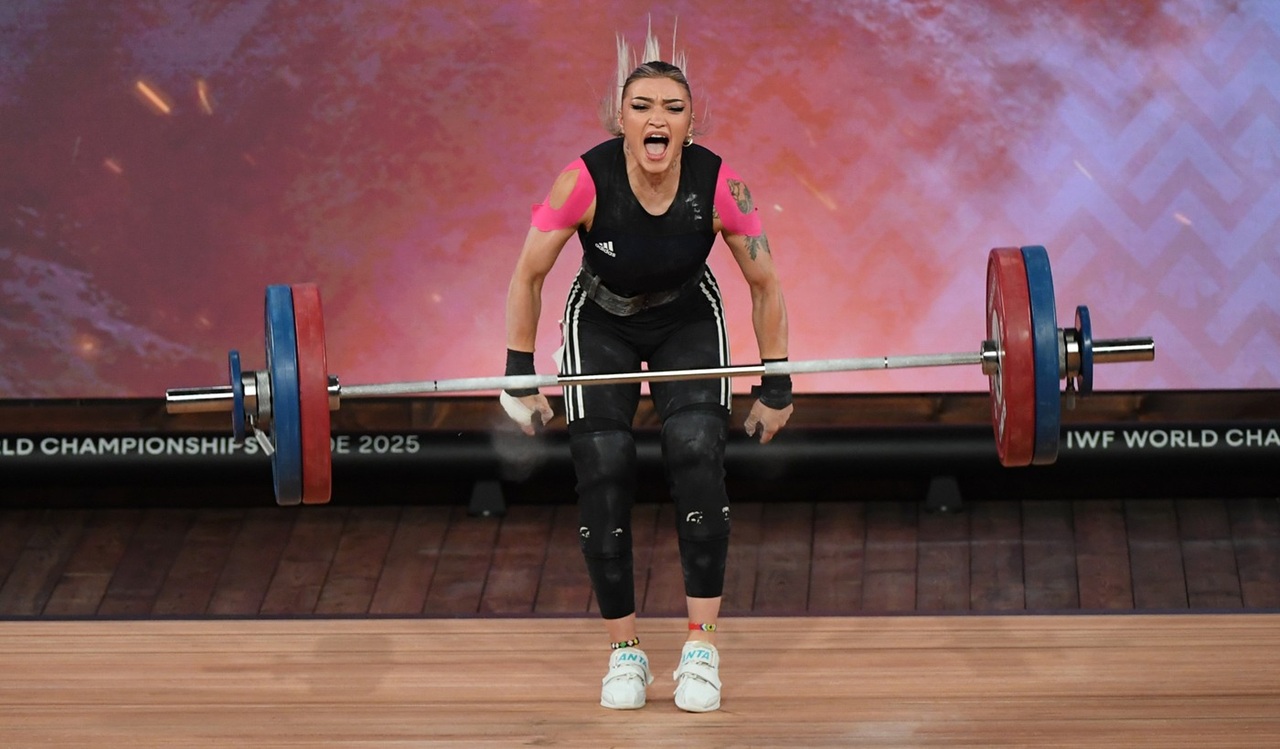 mihaela-cambei-a-luat-6-medalii-de-aur-si-e-de-neoprit-in-romania