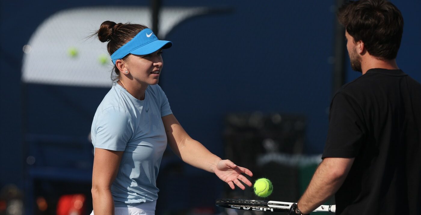 simona-halep,-deconspirata-de-jurnalistii-straini!-adevaratul-motiv-pentru-care-nu-poate-antrena