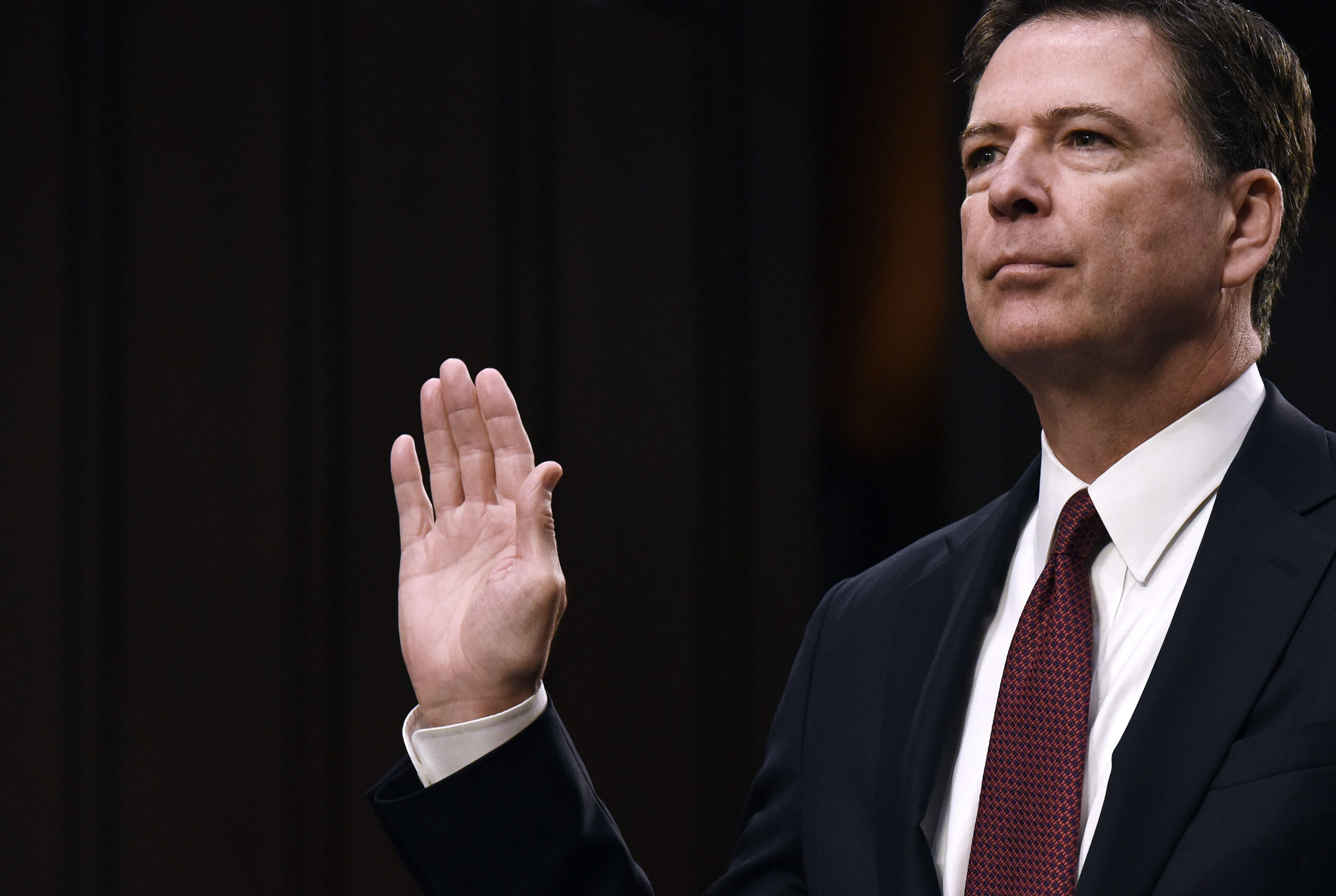 verdictul-judecatorului-in-cazul-lui-james-comey,-fostul-director-al-fbi.-au-fost-descoperite-greseli-profunde