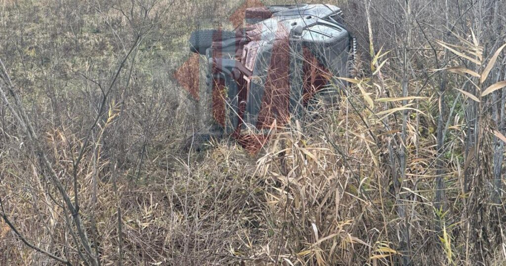 accident-rutier-in-comuna-victoria.-un-autoturism-s-a-rasturnat-in-camp-–-update