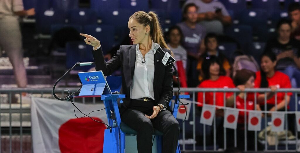 15-persoane,-prinse-ca-pariau-live-din-tribune-la-un-meci-de-tenis!-arbitra-de-scaun-a-intervenit